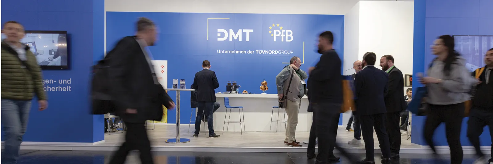 Der PfB-Stand auf der BAU 2023 mit Besuchern